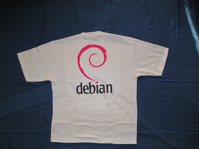 Debian t-shirt Photo